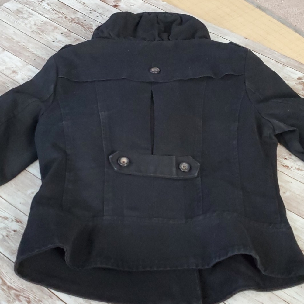 Stylish Black Jacket - image 4